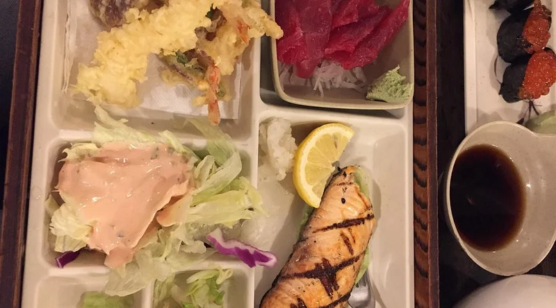 Kabuki Restaurant & Delicatessen - Seating in Aiea