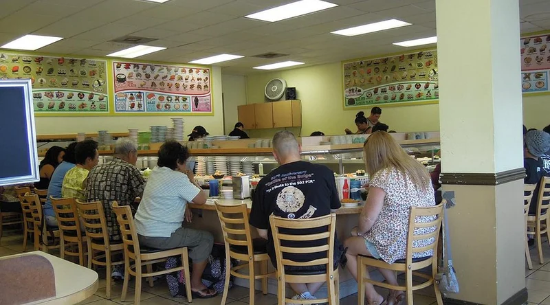 Kuru Kuru Sushi (gem after we got lost looking for the US Missouri) - Seating in Aiea