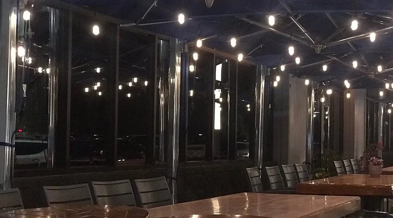 Uncle's Fish Market & Grill - Best American Restaurants in Aiea