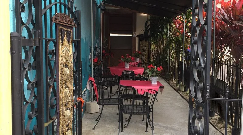 Bangkok Villa - Dinner in Big Island