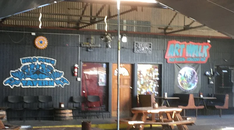 Hilo Town Tavern - Outdoor Seating in Big Island