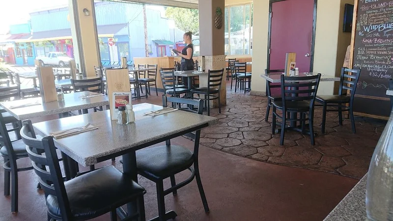 Pineapple's Island Fresh Cuisine - Best Bar Restaurants in Big Island