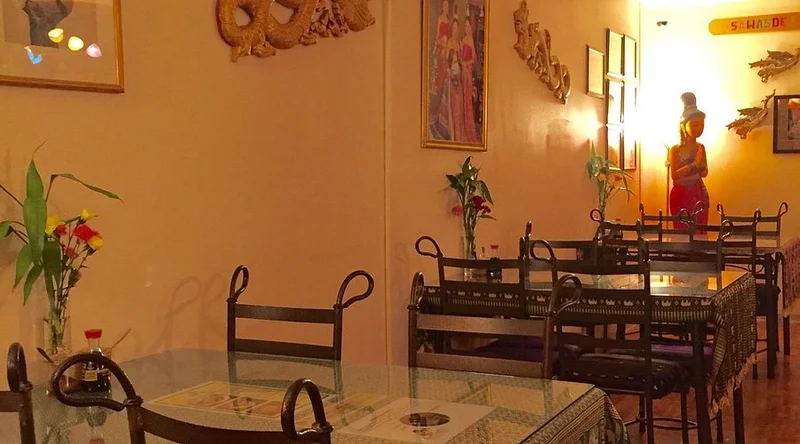 Sombat's Fresh Thai Cuisine - Dinner in Hilo