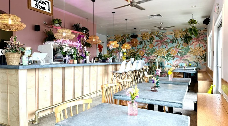 Vibe Cafe - Best American Restaurants in Big Island