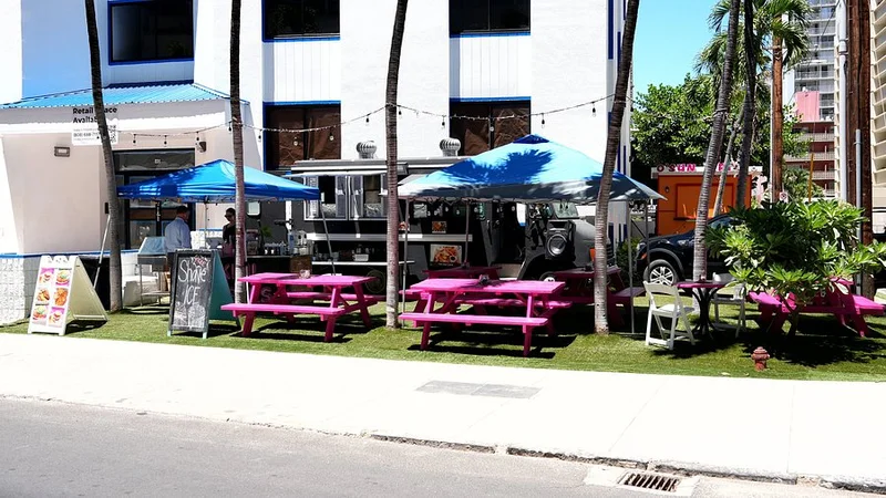Bikini Burger - Best American Restaurants in Oahu