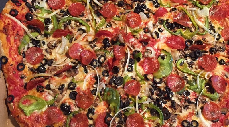 Bostons North End Pizza Bakery - 3506 Waialae Ave. - Outdoor Seating in Honolulu
