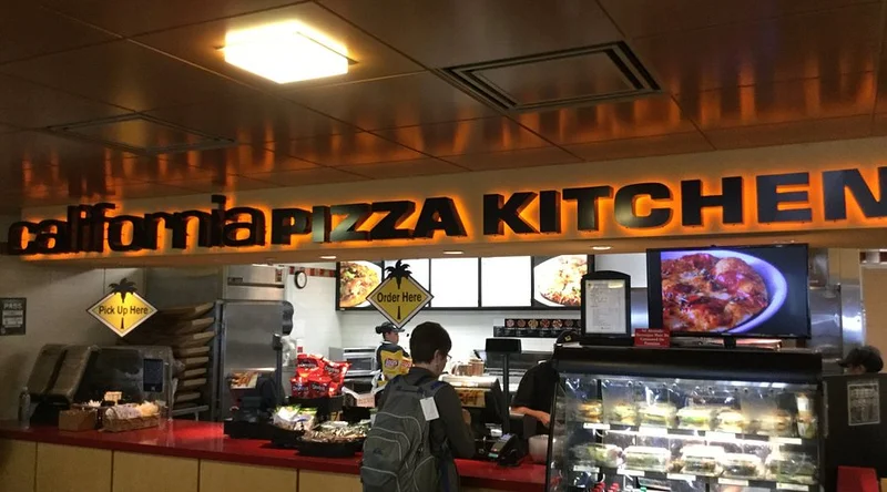 California Pizza Kitchen (300 Rodgers Blvd) - Best American Restaurants in Oahu