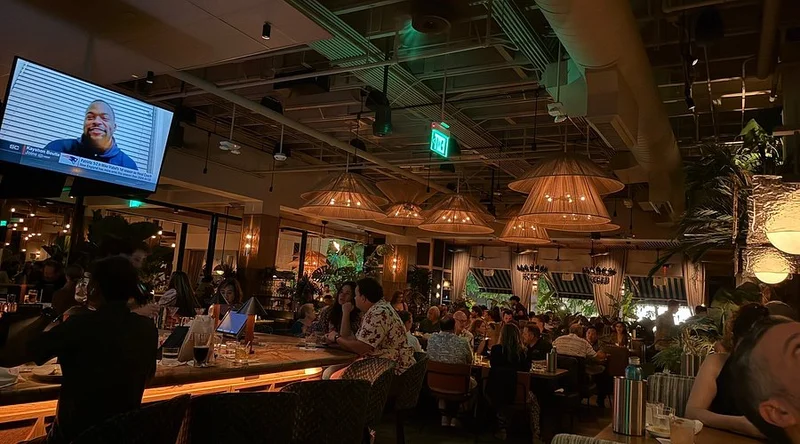 Earl's Kitchen and Bar - Best American Restaurants in Oahu
