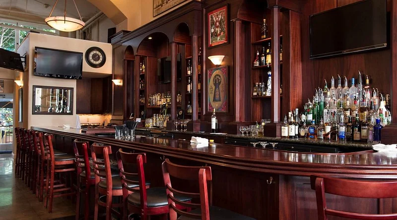 Ferguson's Irish Pub - Best Pub Restaurants in Honolulu
