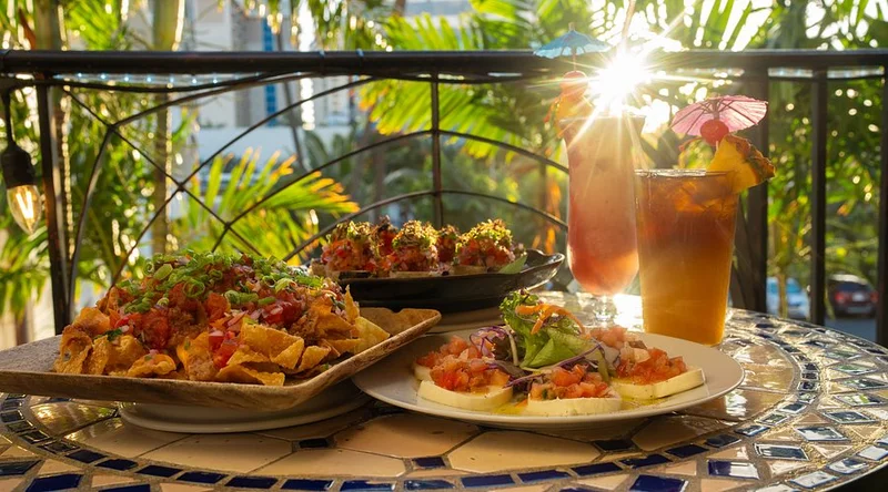 Genius Lounge - Best Seafood Restaurants in Oahu