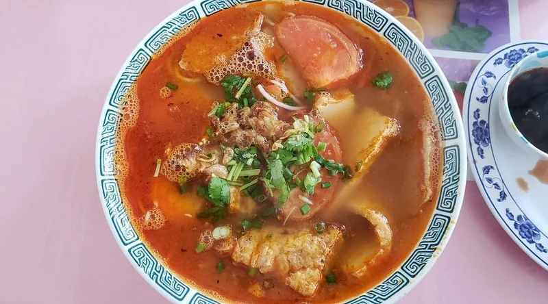Golden River - Best Thai Restaurants in Honolulu