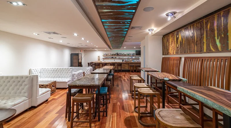Heart Moon Hawaii - Best Bar Restaurants in Oahu