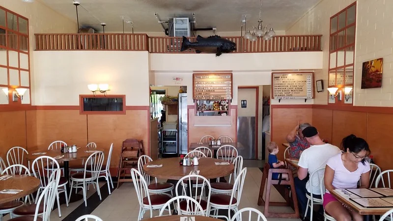 Jack's Restaurant - Best American Restaurants in Honolulu