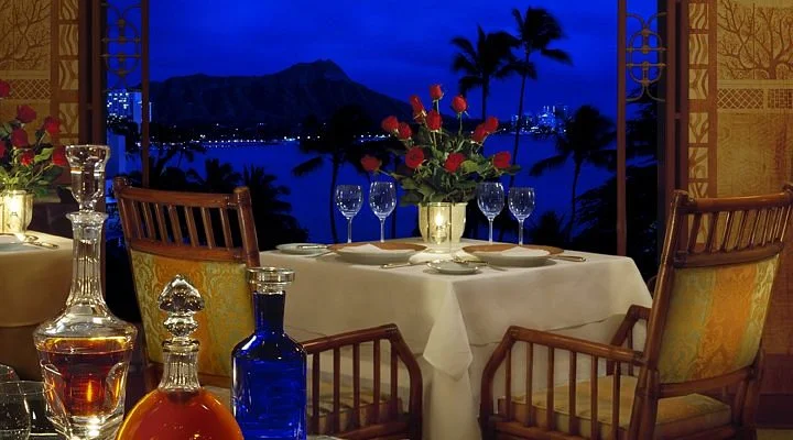 La Mer - Oceanfront Dining in Honolulu
