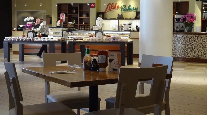 Liliha Bakery Ala Moana - Best Bakeries Restaurants in Oahu