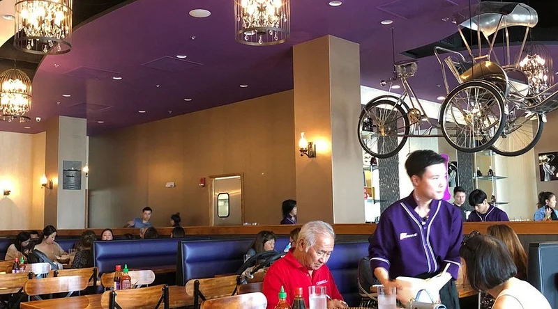Mama Pho (1450 Ala Moana Blvd Ho'okipa Terrace 4th Floor) - Best Soups Restaurants in Honolulu