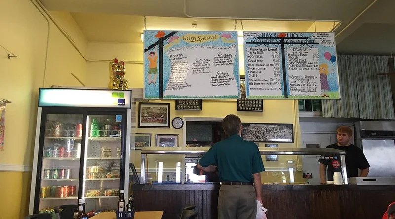 Max and Lucy's - Best Chicken restaurants in Honolulu