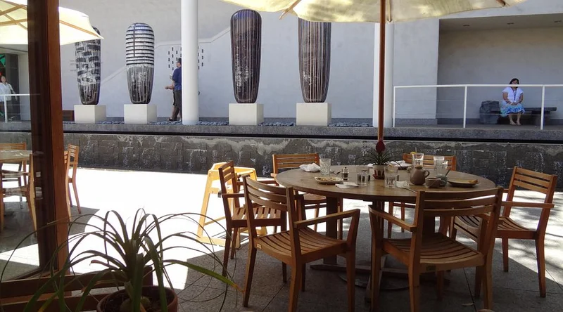 Pavilion Cafe - Best American Restaurants in Oahu