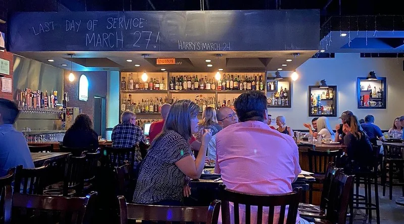 Pint and Jigger - Best Bar Restaurants in Oahu