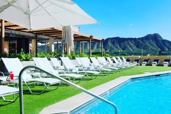 Queen Kapiolani Hotel Restaurant - Best Bar Restaurants in Oahu