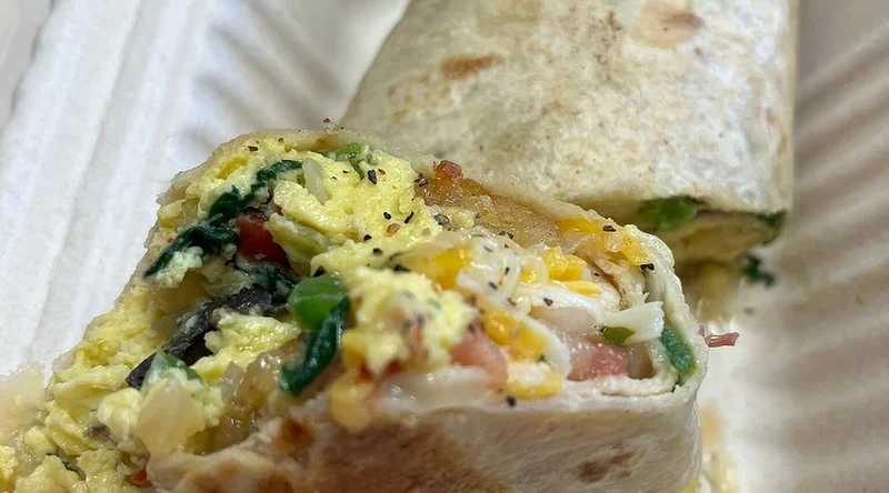 Sunny's Local Grind - Outdoor Seating in Honolulu
