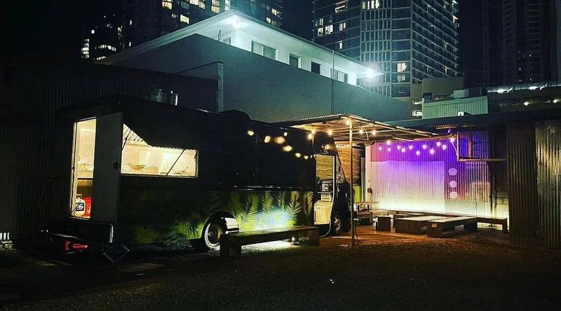 The Elephant Shack (971 Kawaiahao St Honolulu Hawaii 96814) - Honolulu, Hawaii