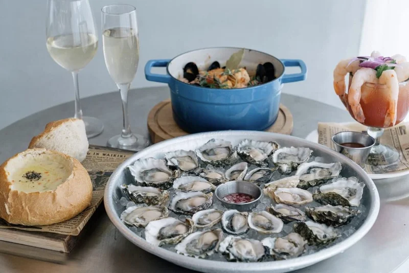 The Seaside - Seafood Raw Bar Wine - Seafood in Oahu