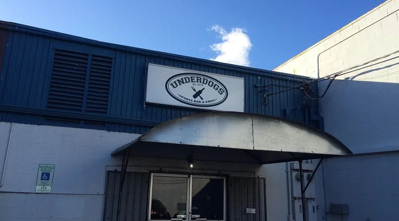 Underdogs Sports Bar & Grill - Best Bar Restaurants in Oahu