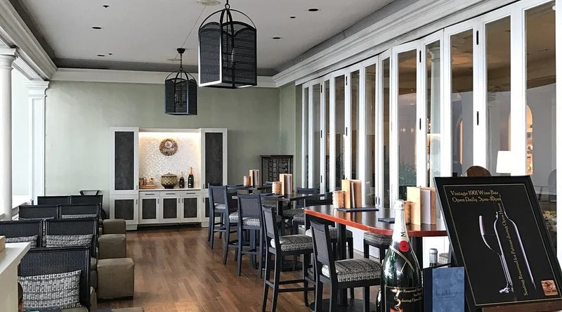 Vintage 1901 - Best Wine Bar Restaurants in Oahu