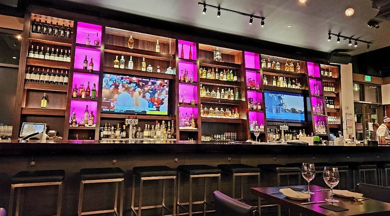 Ya-ya's Chophouse & Seafood - Best American Restaurants in Oahu