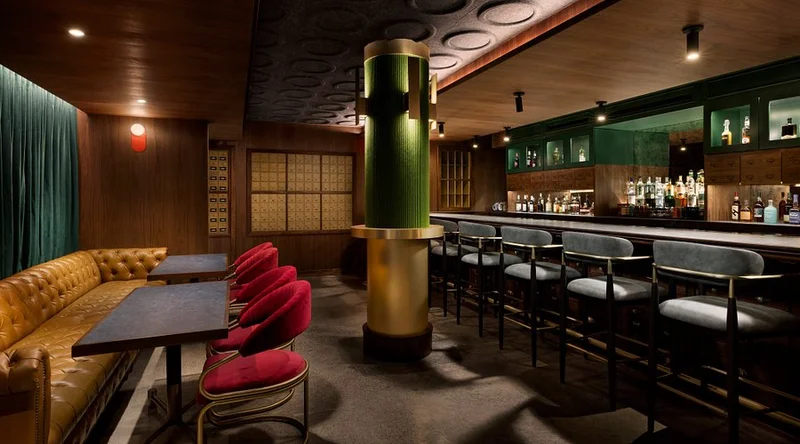 Yours Truly - Best Bar Restaurants in Oahu