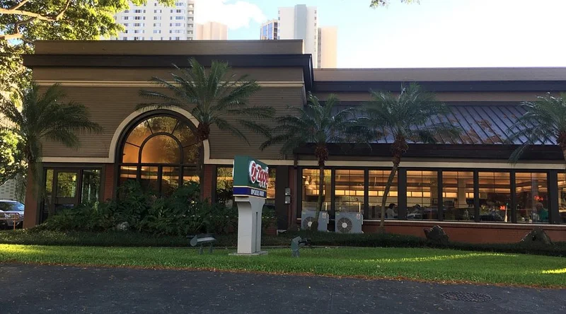 Zippy's - Honolulu (N Vineyard Blvd) - Best Diner Restaurants in Honolulu