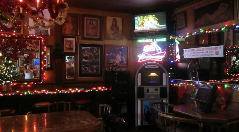 Creekside Bar - Cheap Eats in Kailua