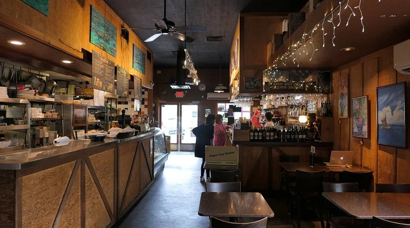 Kalapawai Cafe & Deli (750 Kailua Rd) - Best Burgers Restaurants in Oahu