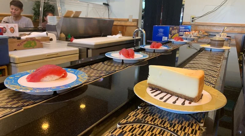 Kazoku Sushi - Seating in Kapolei