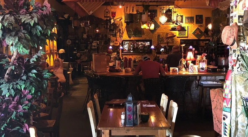 Soup Nutz & Java Jazz - Full Bar in Lahaina
