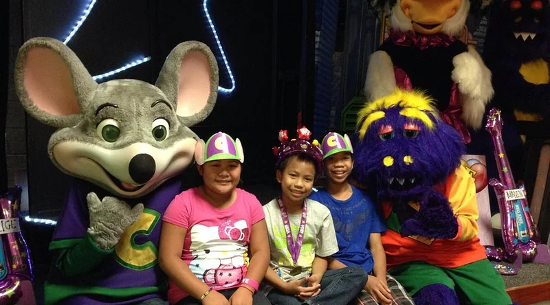 Chuck E. Cheese (850 Kamehameha Hwy Suite 140) - Pearl City, Hawaii