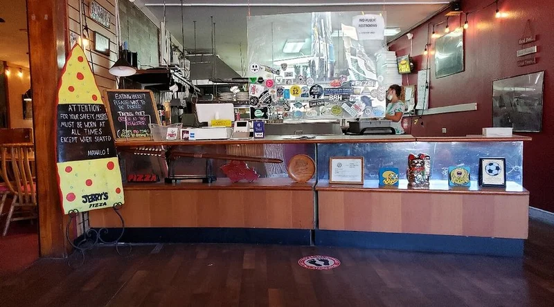 Jerry's Pizza Mill - Waialua, Hawaii